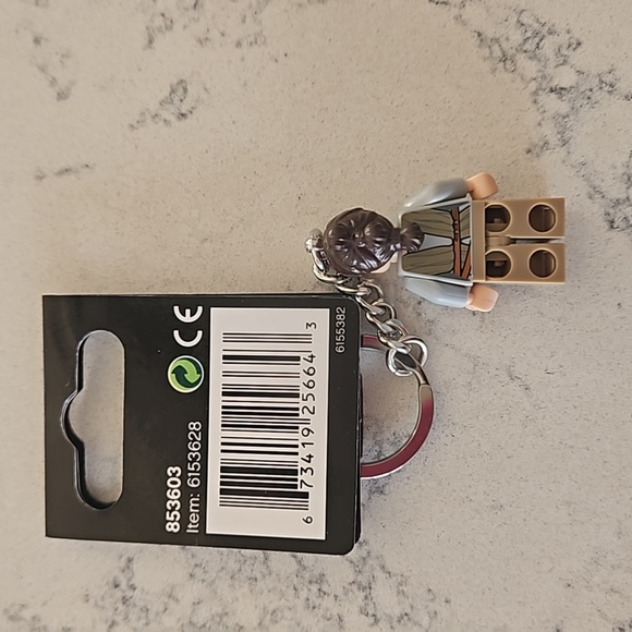 Lego Star Wars Rey Keychain - Picture 4 of 4